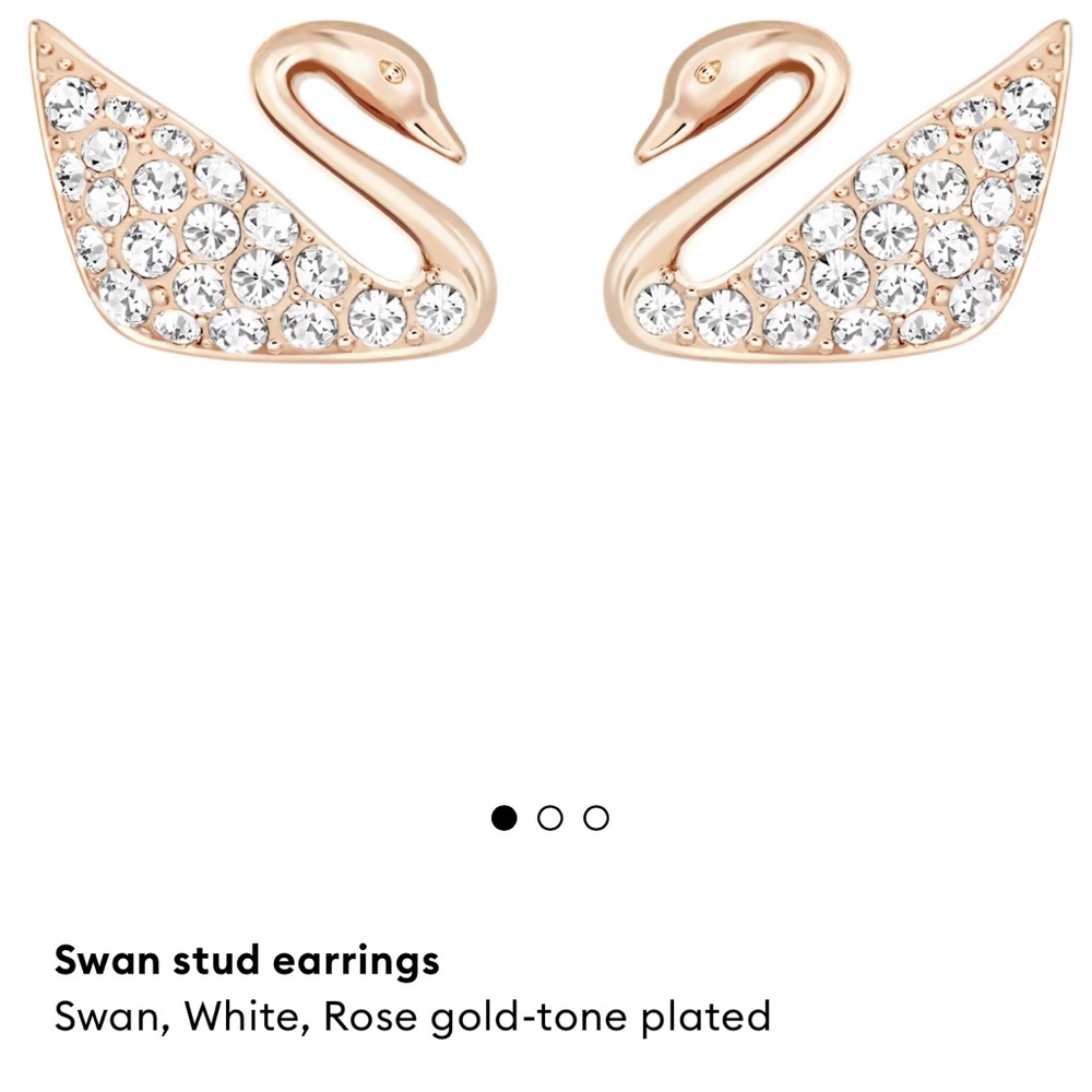 Swarovski Swan stud earrings
Swan, White, Rose gold-tone plated